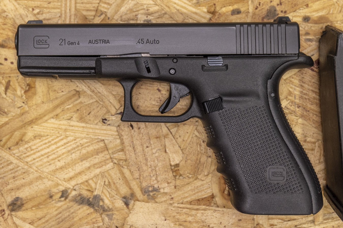 GLOCK 21 Gen4 45 ACP Police Trade-In Pistols with Night Sights (Very Good Condition)
